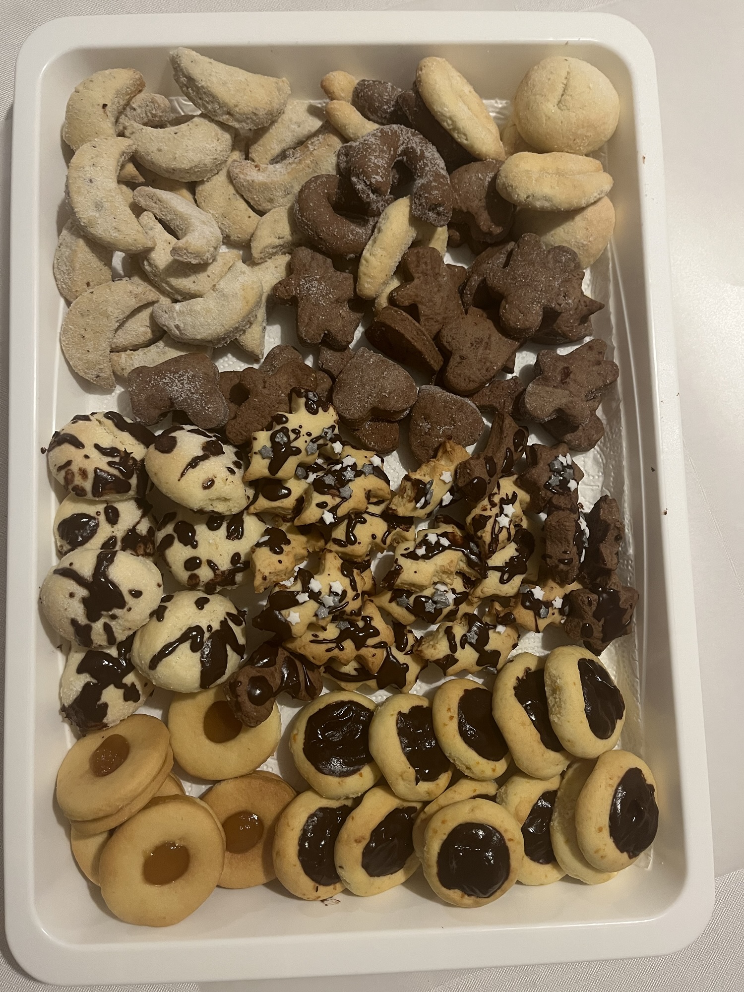 🎄 Biscuiți de casă dintr-un singur aluat – 5 gusturi pentru Anul Nou